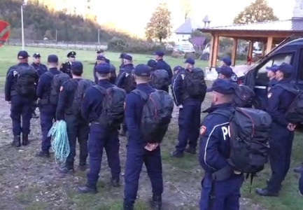 KRIJOHET POLICIA ALPINE/ Trajnim për efektivët e FNSH-së Tiranë, Fier dhe Shkodër. Do shpëtojnë turistët që kërkojnë ndihmë në male