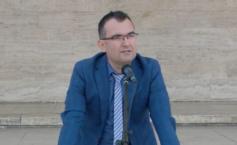 PROTESTA/ Pedagogu Dhoska: Kryeministri të shohë arsimin e lartë si prioritet kombëtar
