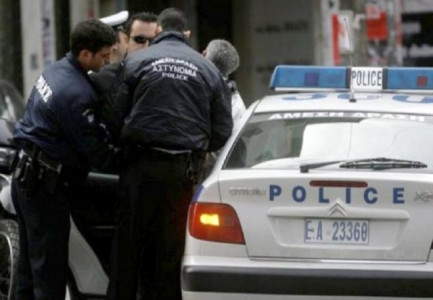 PËRDHUNOI 33-VJEÇAREN GREKE NË STACIONIN E AUTOBUZIT/ Burri arratiset drejt Shqipërisë! Si arriti policia në “gjurmët” e tij