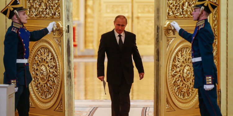 RRUGËTIMI I PUTINIT/ Nga zotimi për stabilitet, tek kërcënimi bërthamor