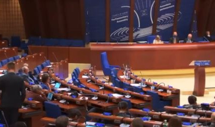 ‘KOSOVA ËSHTË EVROPË”/ Deputeti ukrainas flet shqip në Asamblenë e KiE: Njiheni këtë shtet, vetëm kështu mund të bëhemi më të fortë