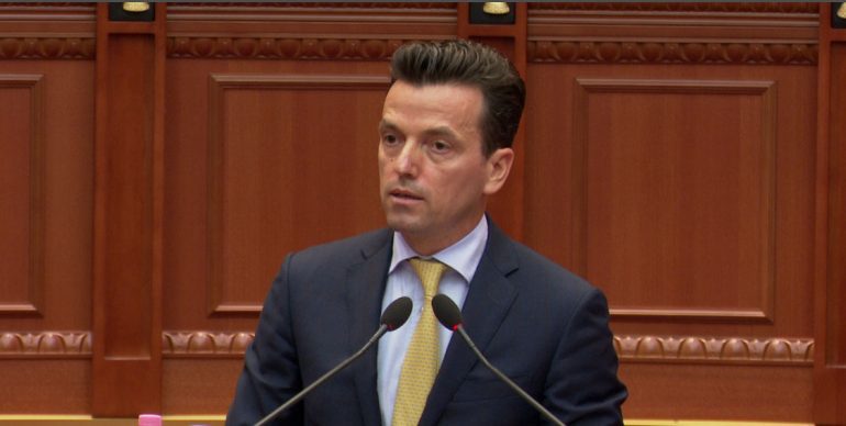 “HAKMARRJE E KRYEMINISTRIT”/ Agron Shehaj: Policia më mbylli biznesin e terrorizoi punonjësit