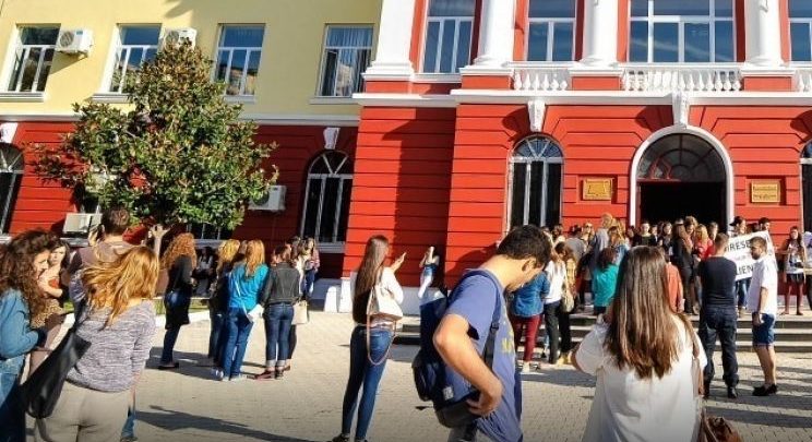 “TARIFAT JANË TË LARTA”/ Lëvizja studentore: Asnjë reagim nga qeveria për kërkesat, nuk do të ndalemi për të drejtat tona