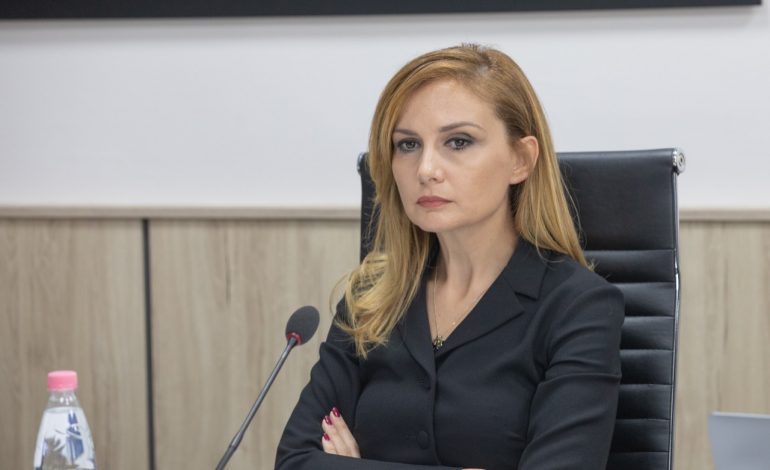 RINDËRTIMI/ Tabaku zbulon aferën: Janë tenderuar 90 mld lekë ndërsa në buxhet ka pasur vetëm 60 mld