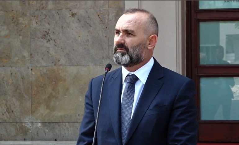 LIGJI PËR INFORMIMIN PUBLIK/ Manja propozon uljen e gjobave për nëpunësit që nuk japin informacion