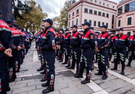 “PO KTHEHENI NË QESHARAK”/ Zbardhet debati në Komision për vettingun në polici! Zv.ministri e pranon: Procesi ka qenë i ngadaltë