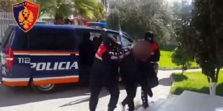 TRAFIK NDËRKOMBËTAR DRROGE/ Arrestohen 2 vëllezërit turq në Qafë-Thanë