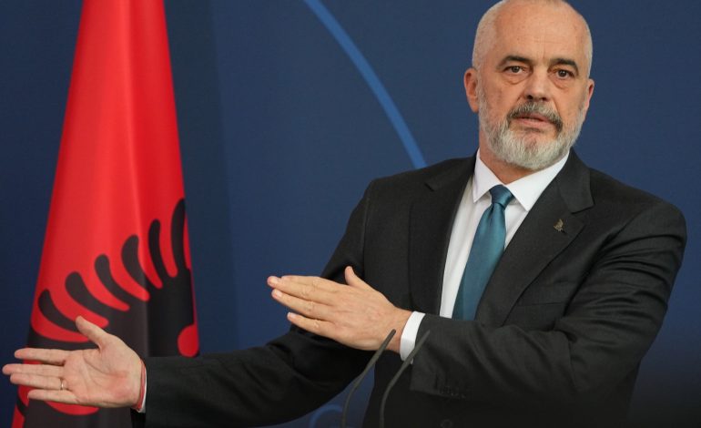 “TURP PËR KËDO QË VEÇON…”/ Rama publikon vidomesazhin e futbollistit shqiptar: Krenar për Brojën dhe çdo shqiptar që punon e kontribuon në MB