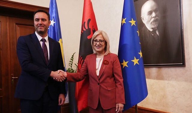 SHQIPËRI-KOSOVË/ Bashkë në një seancë parlamentare: Detajet e “bashkimit” të dy Kuvendeve nesër paradite në Tiranë