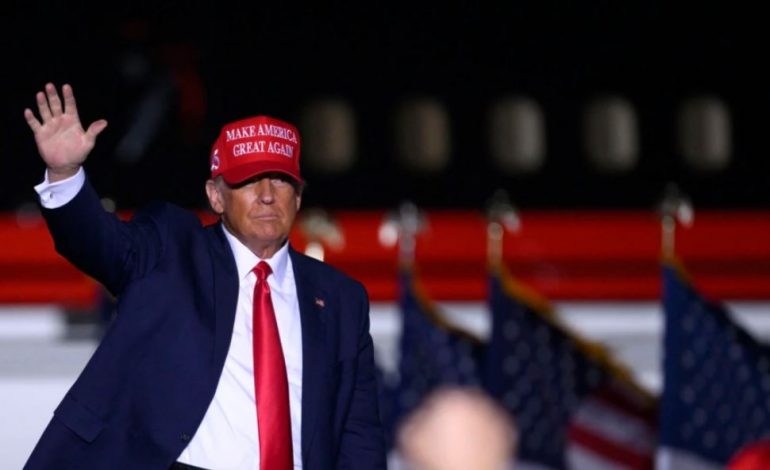 “PËR TA BËRË AMERIKËN TË LAVDIMSHME”/ Donald Trump shpall kandidaturën për president në 2024-ën