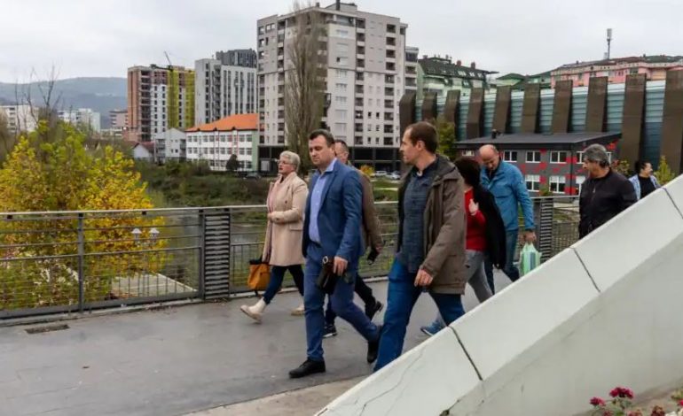 “NËSE S’NËNSHKRUAN, TË DJEGIM…”/ Rrëfehen punëtorët serbë të dorëhequr nga institucionet e Kosovës
