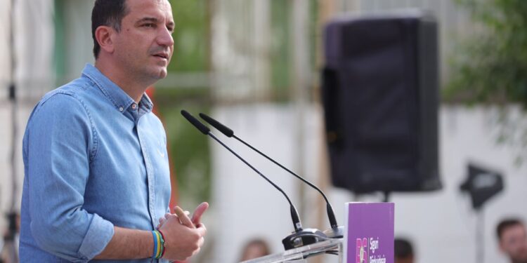 “LE TË PUNOJMË PËR TA PËRPARUAR ATDHENË TONË TË LIRË”/ Veliaj uron 28 Nëntorin dhe citon Ismail Qemalin