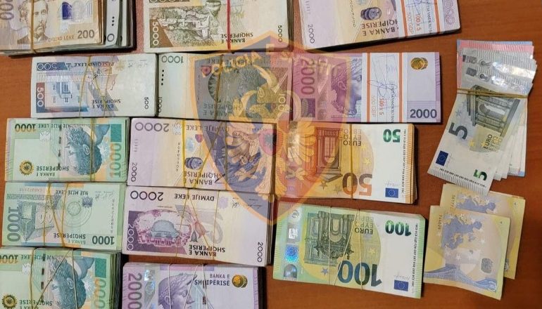 E PËSON KEQ/ Në pranga kambisti 61-vjeçar në Durrës, këmbeu 2 mln lekë dhe 15 000 euro pa pasur licencë