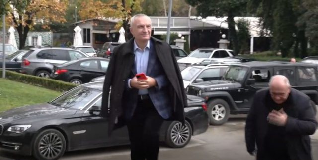 PROTESTA E 6 DHJETORIT/ Ilir Meta shkon në selinë e PD për të takuar Berishën