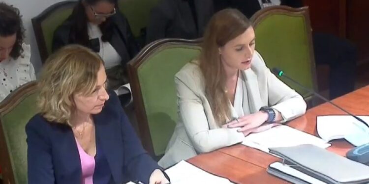 LARGIMI I TË RINJVE/ Grida Duma përplaset me Bora Muzhaqin: Nuk kuptoni rolin tuaj. Ministrja: Komisioni s’kthen përgjigje