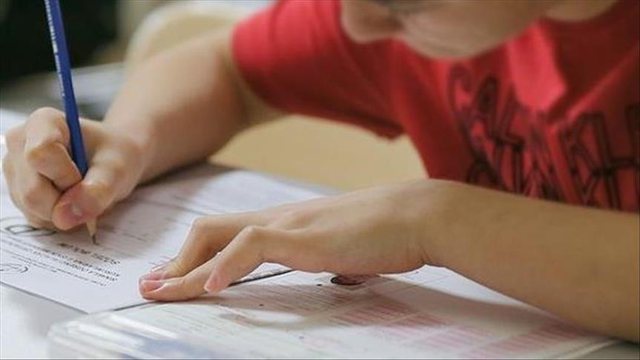 PO PUNON ME SHKENCËTARËT PËR ZBULIMIN E KANCERIT/ Njihuni me “Ajnshtajnin” 12-vjeçar që…
