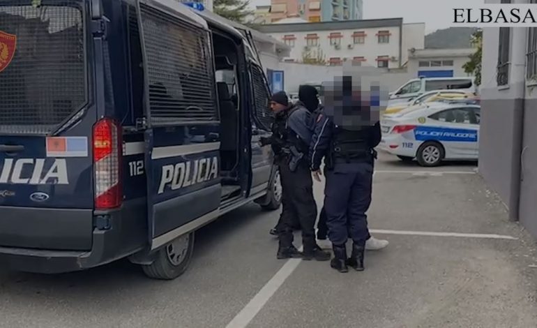 E PËSOJNË KEQ/ Kultivonin bimë kanabisi, arrestohen babë e birë në Elbasan: Sekuestrohen 58 kg lëndë narkotike