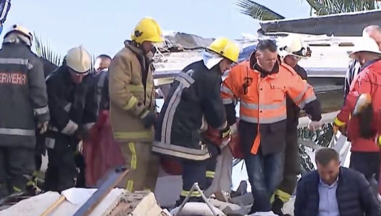 TËRMETI TRAGJIK I 26 NËNTORIT/ Shqiptarët kujtojnë 51 viktimat e tragjedisë