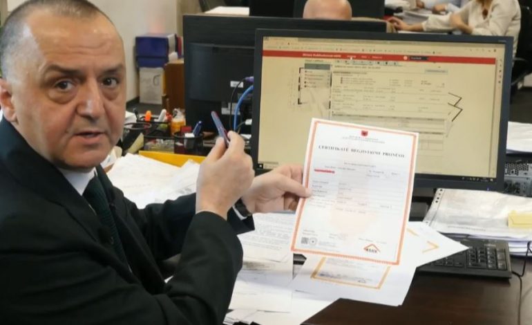 “KUJDES KUR BLINI PRONA”/ Artan Lame thirrje qytetarëve: Si të kuptoni që certifikata e pronësisë është origjinale! Jo çdo copë letre është…