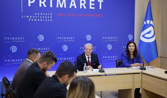 DETAJE NGA PROTESTA E PD/ Berisha-policisë: Do të qëndrojmë 4 orë në rrugë nesër