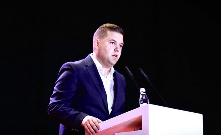 ÇLIRIMI I TIRANËS/ Braimllari: Sot kryeqyteti sërish i pushtuar nga sekti i rilindjes. 14 maji do të jetë beteja për demokraci dhe llogaridhënie