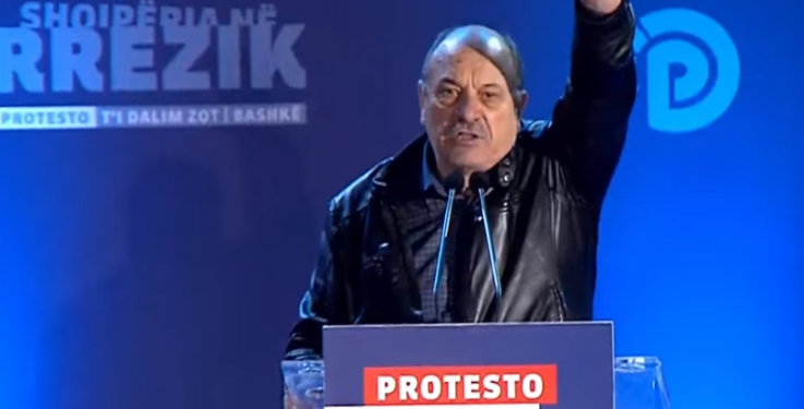PROTESTA/ Deklarata e regjisorit Budina: Mosbindje civile deri në fitore!