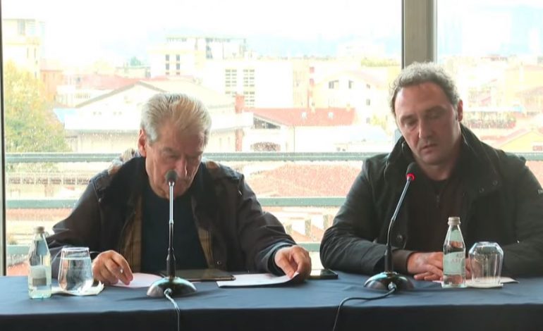 PËRMBYTJET NË SHKODËR/ Berisha konferencë për mediat: Kjo fatkeqësi nuk është ‘dorë’ e Zotit, por e robit hajdut