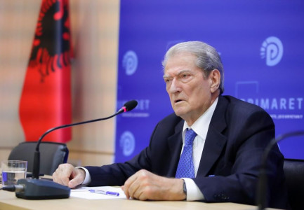 “KLANI MË MAFIOZ NË EUROPË”/ Berisha u jep porositë deputetëve: Të godasim me forcë çdo projektim të buxhetit për oligarkët…