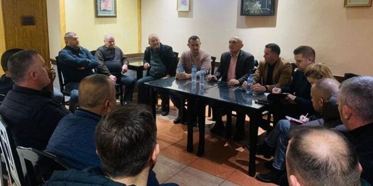 TAKIM ME BANORËT TE “5 MAJI”/ Meta: Sa të jem unë, nuk ju hedh njeri gaz dhe as ju nxjerrin dot nga shtëpitë