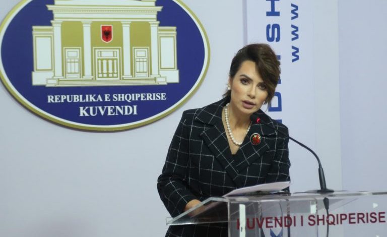HOQI DORË NGA MANDATI/ Grida Duma: Mund të qëndroja në komoditete personale, por…