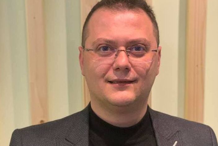 SUBASHI TËRHIQET NGA GARA/ Indrit Hoxha kandidati zyrtar i PD-së për bashkinë Vorë