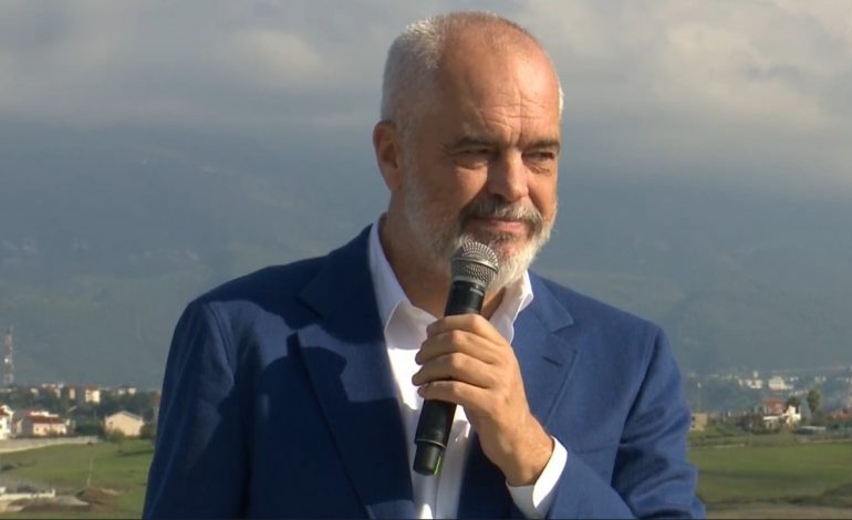 EMIGRANTËT SHQIPTARË/ Rama: Politikanët që shajnë Shqipërinë në anglisht janë një turp kombëtar