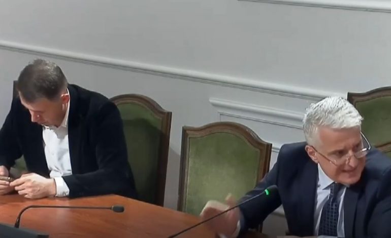 KOMISIONI PËR ÇËSHTJET LLIGJORE/ Majko: Ministria e Financave dhe KQZ të krijojnë infrastrukturë për votën e emigrantëve, rrezikohet që…