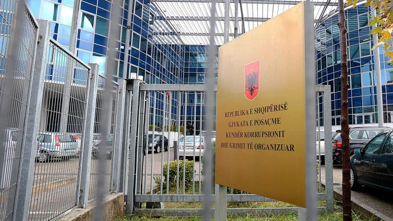 AFERA E INCENERATORËVE/ SPAK lëshon urdhër arreste për Mirel Mërtirin dhe 10 persona të tjerë. Vihen në pranga 5 prej tyre