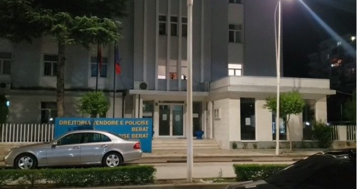 NGACMOI SEKSUALISHT NXËNËSEN/ Arrestohet mësuesi në Skrapar, e mitura dëshmon në polici
