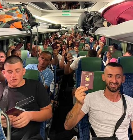 REPORTAZHI NGA TIRANA/ “Daily Mail” për emigrantët që ikin në Angli: Korrupsioni po godet këdo, kostoja e jetesës në…