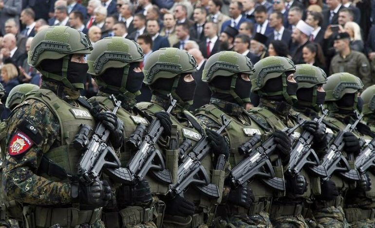 GATI PËR LUFTË? Vuçiçi ngre në këmbë ushtrinë serbe kundër Kosovës, a do ta tolerojnë më Beogradin?