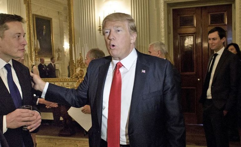 “ZËRI I POPULLIT THA PO”/ Musk rikthen në Twitter ish-presidentin Trump