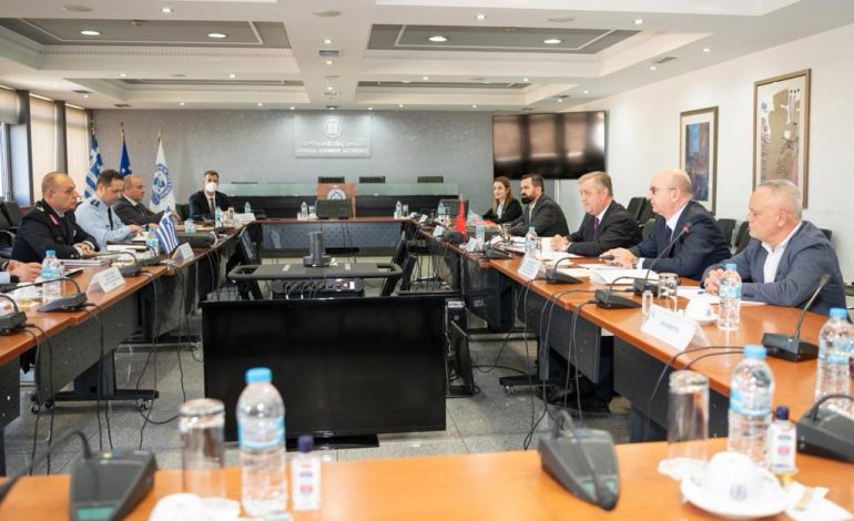 NGA EMIGRACIONI I PALIGJSHËM TE LUFTA KUNDËR DROGËS/ Zbardhet takimi i drejtorit të Policisë së Shtetit me homologun grek