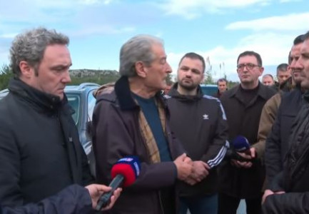 “MBRËMË HAPËN TUNELIN E KOMANIT”/ Berisha në zonat e përmbytura: Qeveri e papërgjegjshme, kanë prokuruar për të importuar…