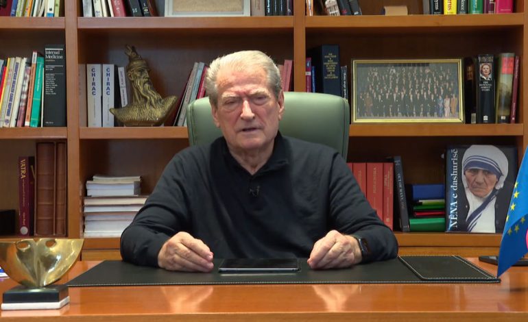 ZBULON PROGRAMIN E PD/ Berisha: 100 euro subvencion për çdo student, përgjysmim të tarifave të universiteteve