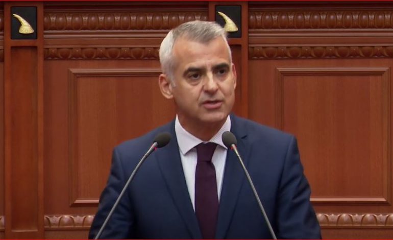 “MOS E BËNI SEANCËN IMAM BAJALLDI”/ Integrimi në BE përplas Dulen me Xhaçkën: Mund të detyrohemi të bëjmë prapa kthehu. Ministrja: S’ka pasur…