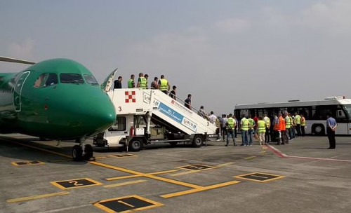 DETAJET/ Anglia dëbon kriminelë dhe emigrantë të paligjshëm shqiptarë, ja kur mbërritën në Rinas