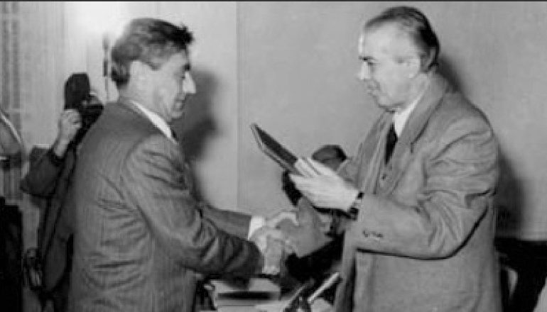 DOSSIER/ Debatet në mbledhjen e Byrosë 8 tetor ’82. Ramiz Alia: Kadri, në informacionin që përmendi shoku Enver, për…