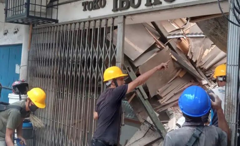TËRMETI I FORTË SHKUND INDONEZINË/ Të paktën 44 viktima dhe mbi 300 të plagosur (VIDEO)
