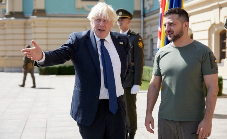 “ËSHTË MIK I MADH I UKRAINËS”/ Klitschko i jep titullin ‘qytetar nderi’ i Kievit ish-kryeministrit britanik Boris Johnson