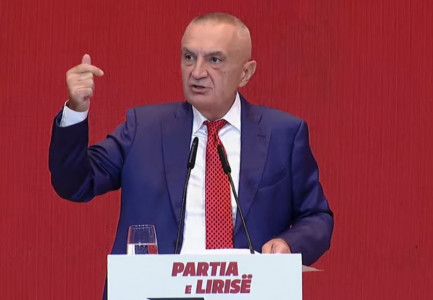 PROTESTA E OPOZITËS/ Meta nxjerr videon: Ky mesazh është më aktual se kurrë. Shqipëria u përket të rinjve dhe ne do ta bëjmë këtë realitet