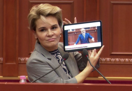 DEBATI NË KUVEND/ Kryemadhi për Ramën: Sa herë zihet ngushtë për inceneratorët, “mbreti”…