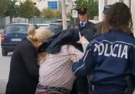 SERA ME KANABIS/ Gjykata lë në burg 11 të arrestuarit, mes tyre nënë e bijë, organizatore të aktivitetit kriminal