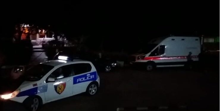 E RËNDË/ Pret damarët me thikë në banesën ku jetonte, gjen vdekjen 50 vjeçari nga Kukësi